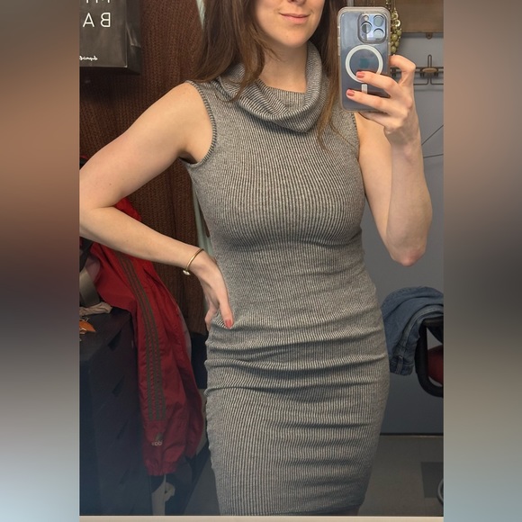 Missguided Ribbed Midi Dress - Picture 4 of 11